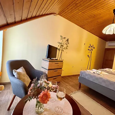 Marta Penzion Gyenesdiás